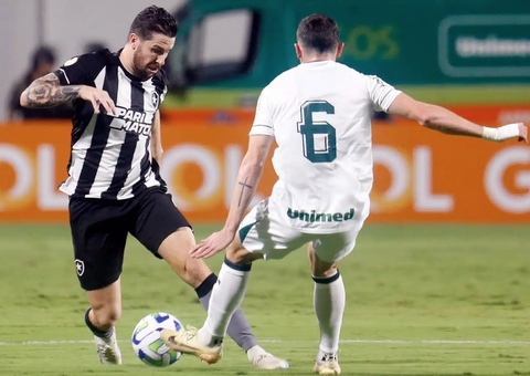 Tropeço dos líderes embola Brasileiro em rodada com arbitragem questionada