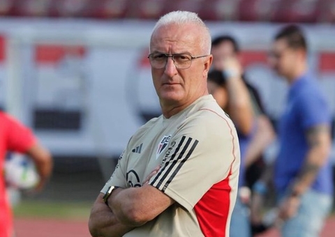Dorival quer melhorar setor ofensivo e explica interesse em Alexandre Pato
