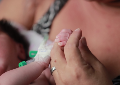 Com lesões na vagina, grávida denuncia técnico de enfermagem por violência obstétrica no Amazonas