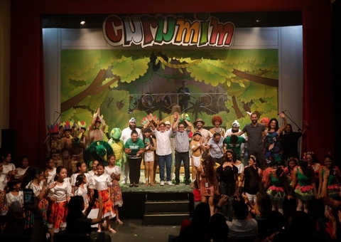 Musical 'Curumim, O Último Herói da Amazônia' encanta público em Manaus