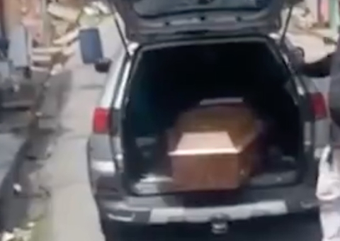 Família recebe corpo errado e faz velório para mulher desconhecida em Manaus