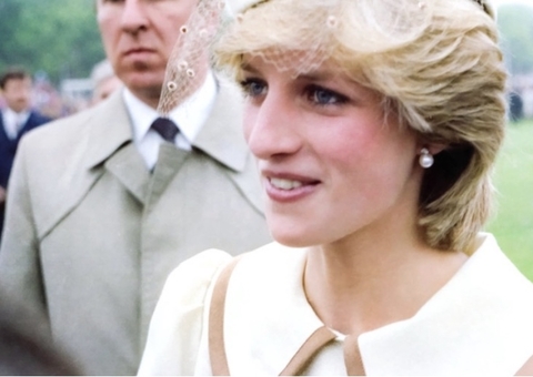 Princesa Diana mandou cartões com piada sobre sexo oral para rei da Grécia; veja