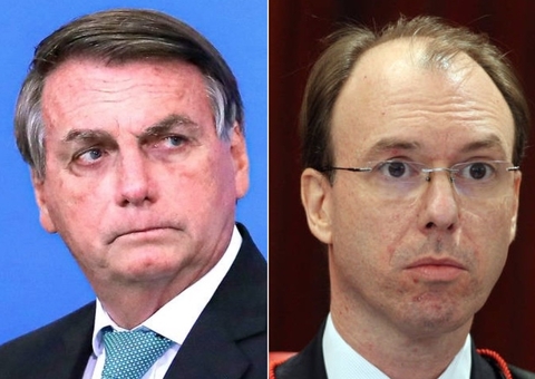 Bolsonaro e ministro do TSE tiveram encontro secreto antes de julgamento, mostram mensagens