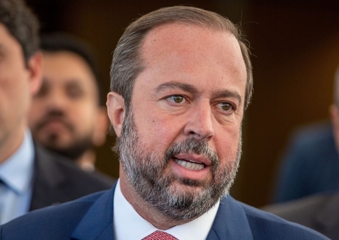 Ministro diz que Petrobras está abrasileirando preço dos combustíveis