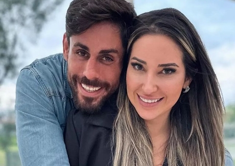 Mãe de Cara de Sapato curte post sobre namoro com Amanda e empolga fãs