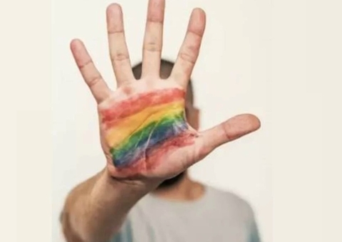 Loja de departamento é condenada após vendedor sofrer ataque homofóbico