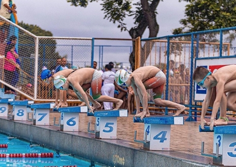 Sesi recebe campeonato de natação de iniciantes e aspirantes neste sábado 