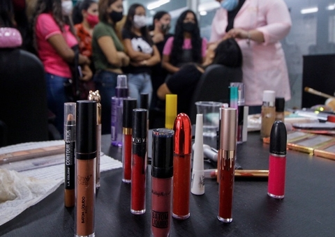 Abertas inscrições gratuitas para oficinas de maquiagem em Manaus