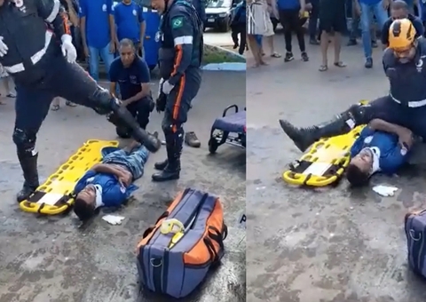 Socorrista do SAMU escorrega e cai em cima de vítima após acidente; vídeo