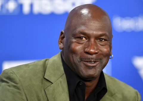 Michael Jordan compra carro raro de R$ 17,4 milhões