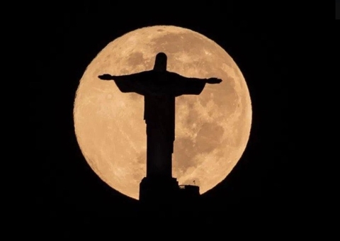 Vini Jr reage a Cristo Redentor com luzes apagadas após ataques racistas na Espanha
