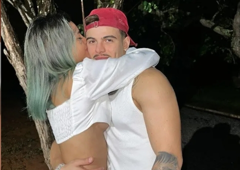 Perfil de Thomaz Costa 'posta' foto de casal com Tati Zaqui e ator se pronuncia