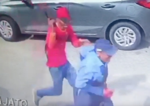 Vídeo mostra momento em que frentista é baleado em posto de combustível de Manaus