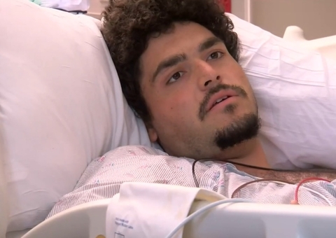 Jovem tem braço devorado por jacaré após sair de bar e cair em lago