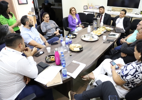 Reajuste da data-base para professores da rede municipal é discutido em Manaus