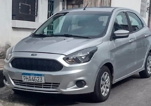 Criminosos rendem funcionários e roubam carro do CT do Manaus