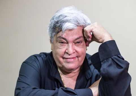 Sidney Magal é transferido de hospital após passar mal em show