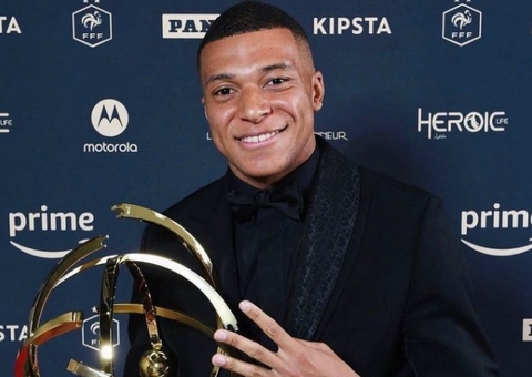 Eleito craque do Campeonato Francês, Mbappé diz que fica no PSG