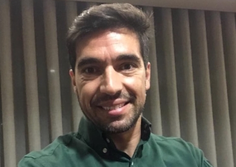 Abel deixa coletiva do Palmeiras após pergunta sobre interesse do PSG