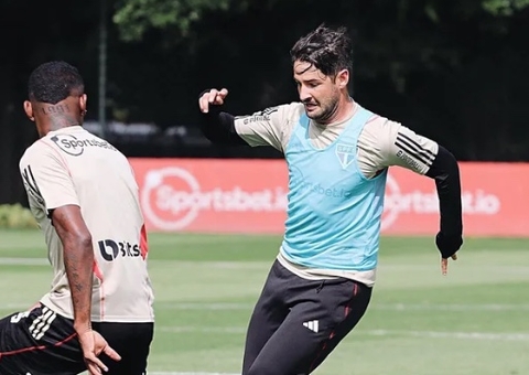 Pato faz primeiro treino com o elenco do São Paulo