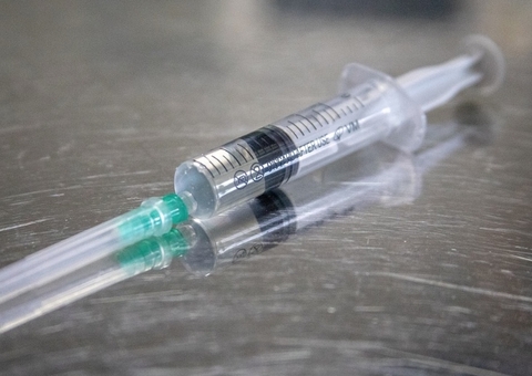 Homem é preso por tentar injetar veneno de cobra em ex-mulher