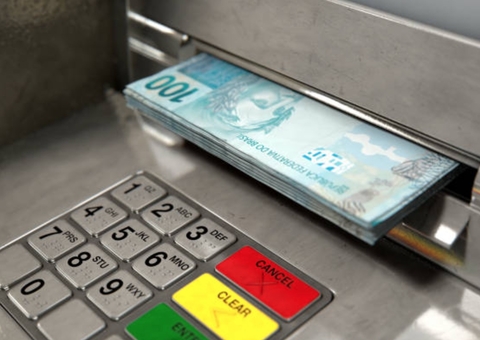 Dupla é presa suspeita de desviar mais de R$ 374 mil de banco em Manaus