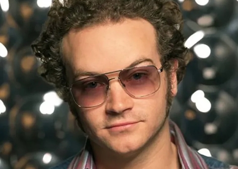 Júri condena ator de That '70s Show pelo estupro de 2 mulheres