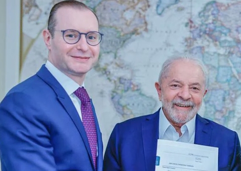 Lula confirma indicação de Zanin para o STF