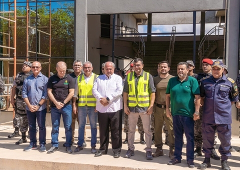 Menezes acompanha Wilson Lima em visita ao novo Batalhão da Rocam