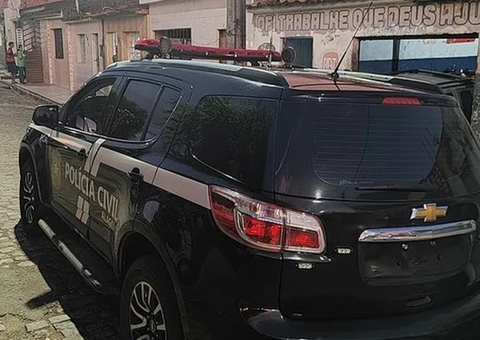 Idosa é assassinada a facadas e tem corpo jogado em fossa