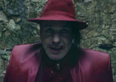 Vocalista da banda Rammstein é acusado de dopar fãs para sexo 