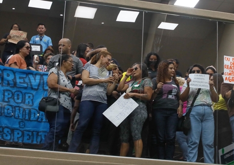 Desconto salarial dos professores que aderiram à greve será restituído no Amazonas