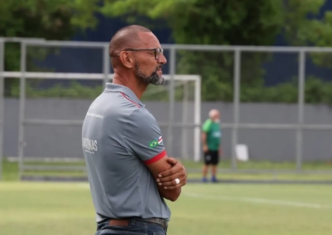 Técnico do 3B reclama de falta de espaço para treinos da equipe no Carlos Zamith