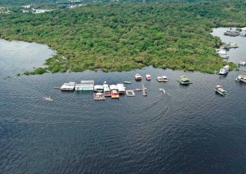 Cerca de 900 flutuantes do Tarumã serão fechados, diz prefeito de Manaus