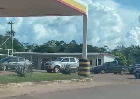 Sem combustível, cidades do Amazonas ficam desabastecidas após bloqueio da BR-317