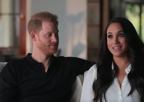 Rei Charles III e outros membros da realeza esperam que Harry 'caia em si' e volte sem Meghan 