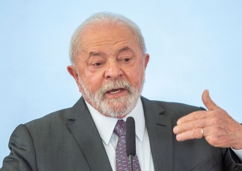 Lula diz que país voltará a crescer e critica juros altos