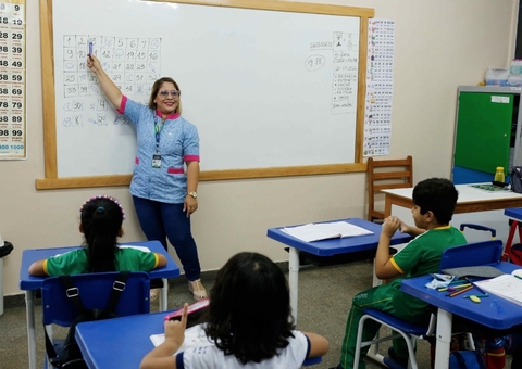 Com reajuste de 8%, professores vão receber até R$ 16 mil no Amazonas