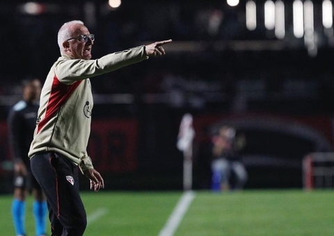 Dorival teme sondagens da Europa e faz apelo à diretoria do São Paulo