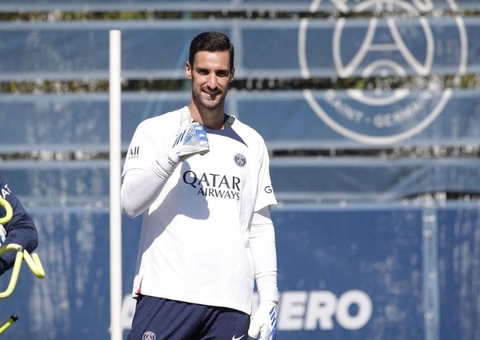 Após pisão de cavalo no pescoço, goleiro do PSG segue internado em estado grave