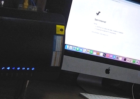 Pai se irrita e atira no próprio filho após ser chamado de 'velho safado' por desligar internet