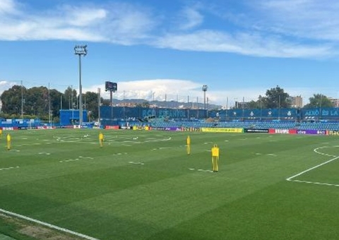 Treino do Brasil tem gol de bicicleta e bombardeio em goleiro novato