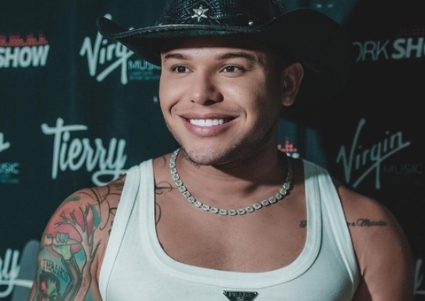 Vídeo: Avião com banda de Tierry faz pouso de emergência após porta abrir 