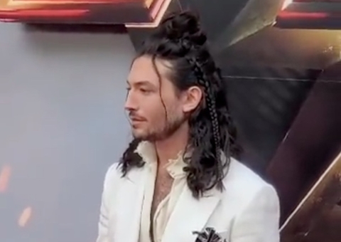 Em rara aparição, Ezra Miller se pronuncia pela 1ª vez sobre polêmicas 