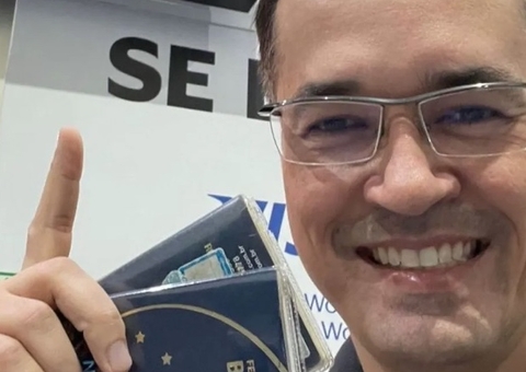 Deltan anuncia viagem aos EUA e redes falam em fuga, mas ele diz que retorna