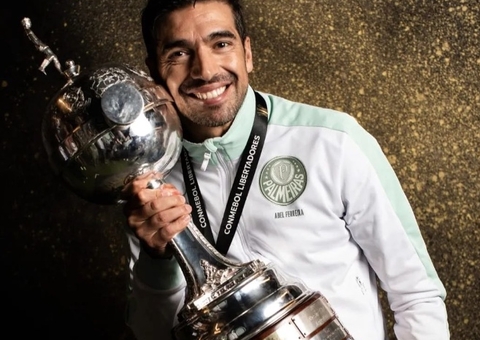 Leila Pereira diz querer que Abel siga como técnico do Palmeiras até 2027