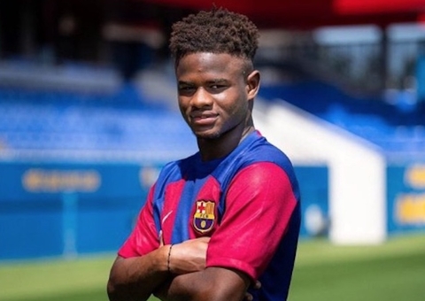 Barcelona acerta com promessa senegalesa e coloca multa de R$ 2,1 bilhões