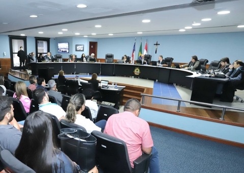 TCE multa ex-prefeito em R$ 155 mil por irregularidades em convênio no Amazonas