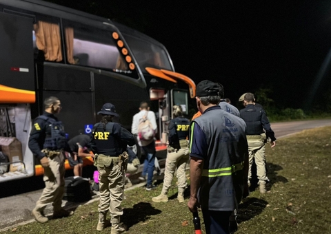 Blitz flagra transporte irregular de passageiros na BR-174 em Manaus