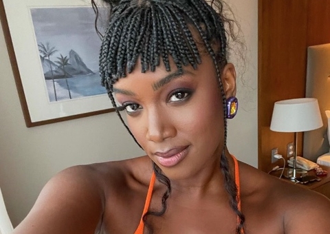 Iza faz tatuagem na boca; Veja como ficou